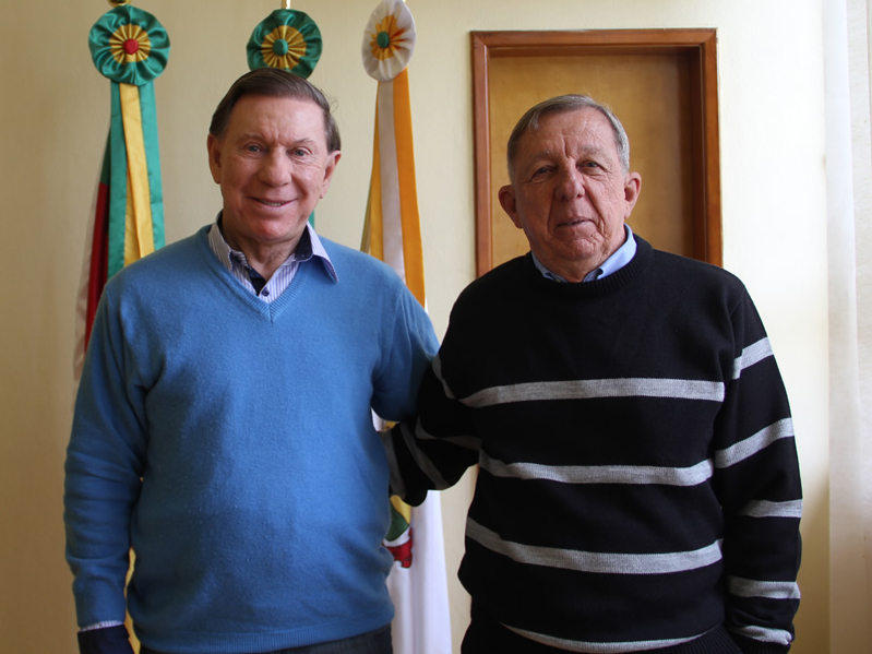 HILDO DECKMANN VISITA PREFEITO CASALI